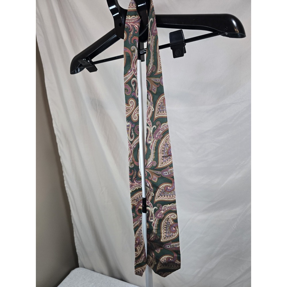 Vintage Surrey 100% Silk Tie Made‎ In The USA Paisley Pattern